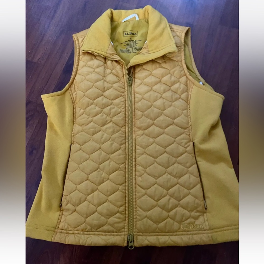 Women’s Llbean Quilted, Fleece Mustard Vest Size Small Gem